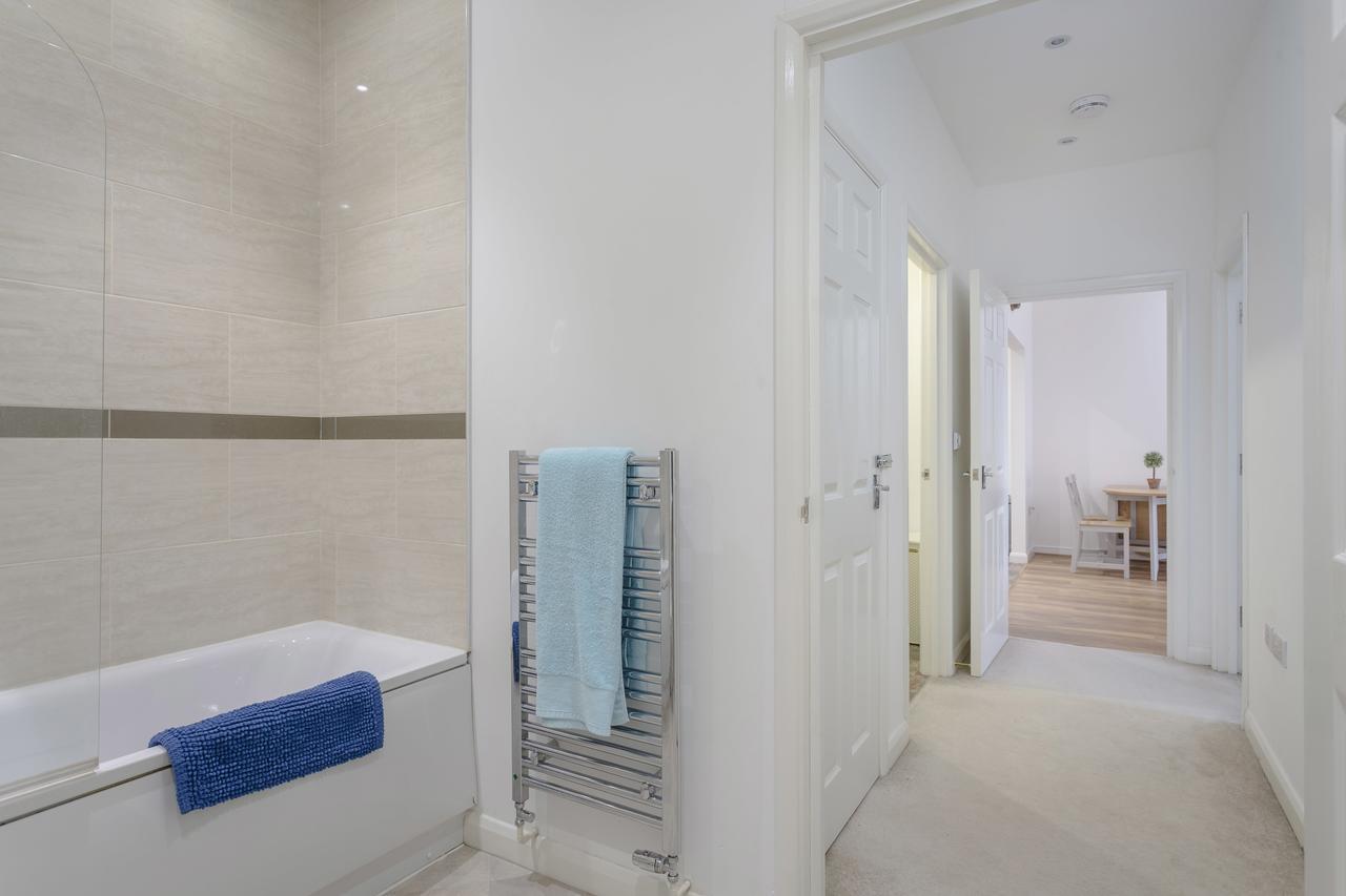 1 Bed Apt Sleeps 4 لوتون المظهر الخارجي الصورة
